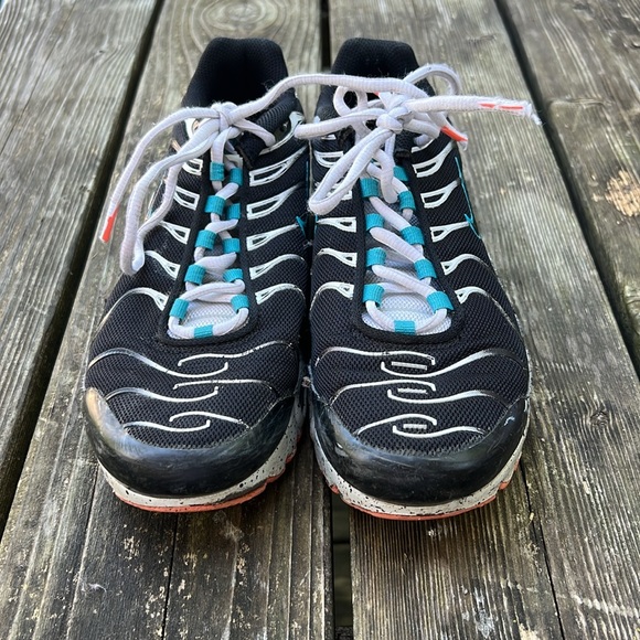 Nike Air Max TN Plus Sneakers - Picture 2 of 6